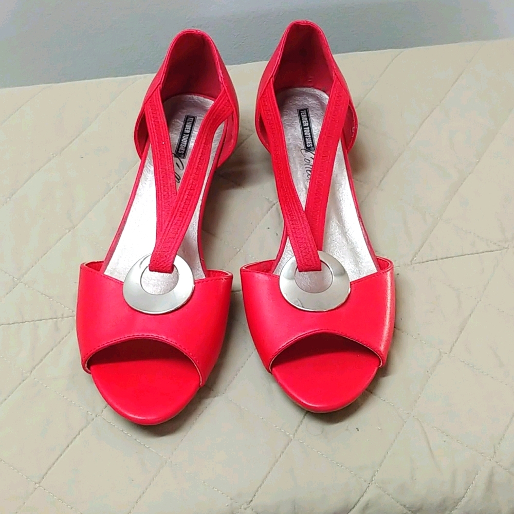 Tender Tootsies Sandals